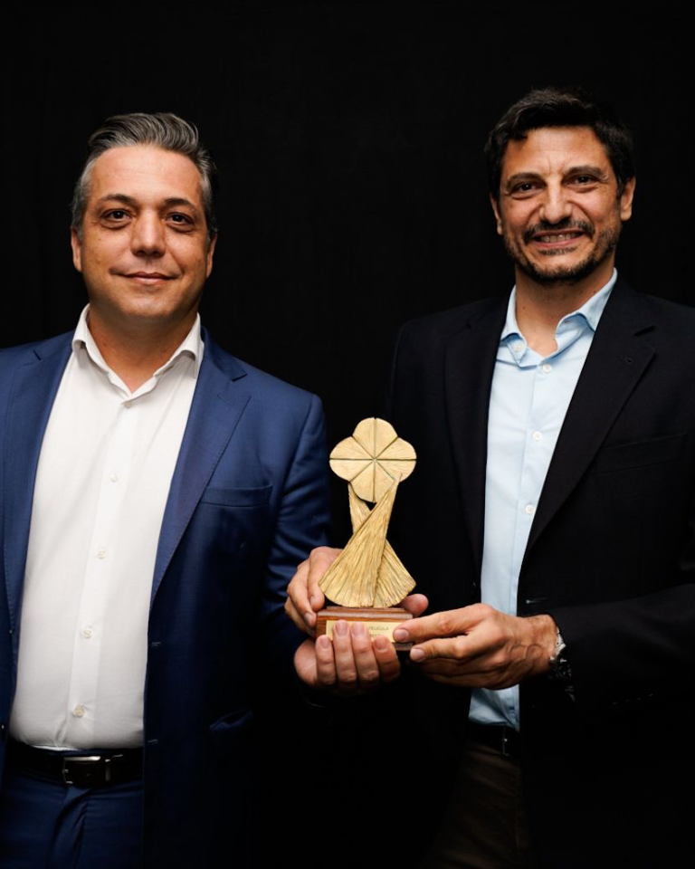 98f972ce-0d4d-4b86-9f84-b4be811a1a55